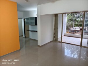 Room in 2 BHK Apartment at Anand Green Crest, Hadapsar – for Rent
