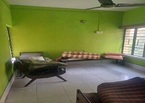 Living Room in 2 BHK Apartment at Sealdah – for Rent