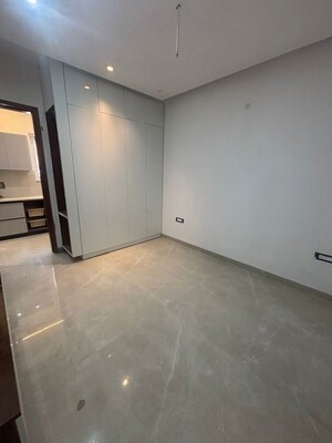 Room in 3 BHK Builder Floor at Panchkula Urban Estate – for Rent