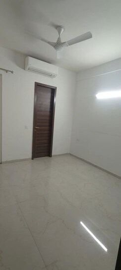 2 BHK + Basement Builder Floor For Rent in Smart World Orchard