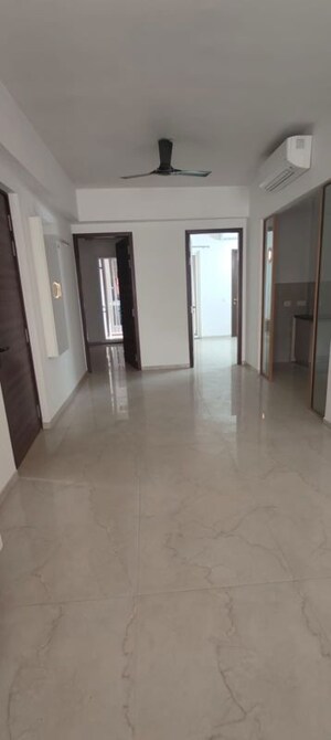Room in 2 BHK Builder Floor at Smart World Orchard, Sector 61 – for Rent