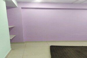 Room in 2 BHK Apartment at Sealdah – for Rent
