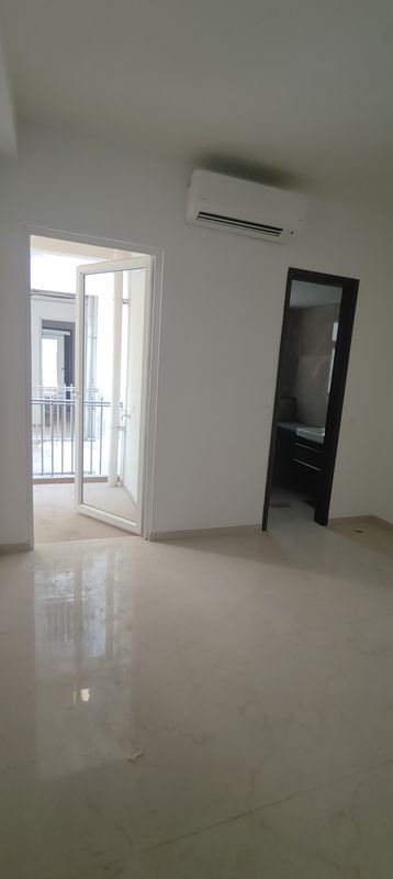 2 BHK + Store Room Apartment For Rent in Smart World Orchard