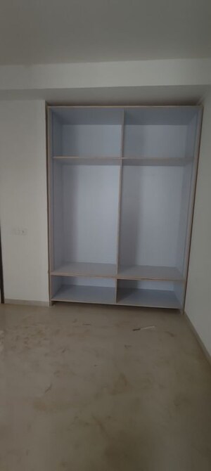 Room in 2 BHK Apartment at Smart World Orchard, Sector 61 – for Rent