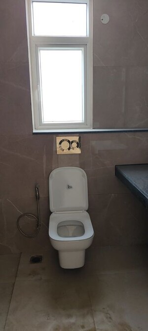 Bathroom in 2 BHK Builder Floor at Smart World Orchard, Sector 61 – for Rent