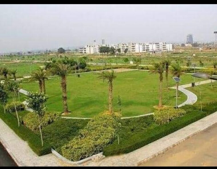 Garden, dlf-hyde-park 3.5 Bedroom 1880 Sq.Ft. Builder Floor In South Mullanpur Chandigarh 10361933