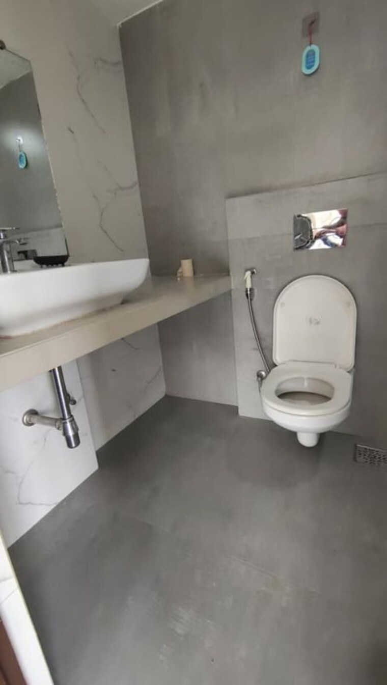 Bathroom, hubtown-seasons 2 Bedroom 1124 Sq.Ft. Apartment In Chembur Mumbai 10361934