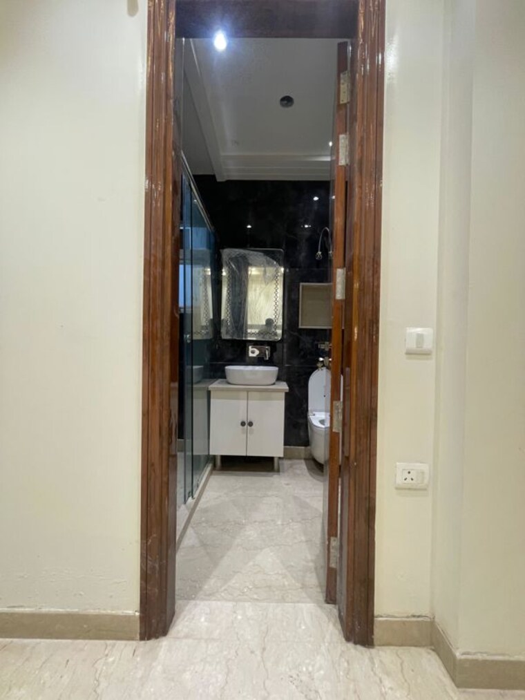 undefined, roop nagar 4 Bedroom 260 Sq.Ft. Builder Floor In Roop Nagar Delhi 10361946