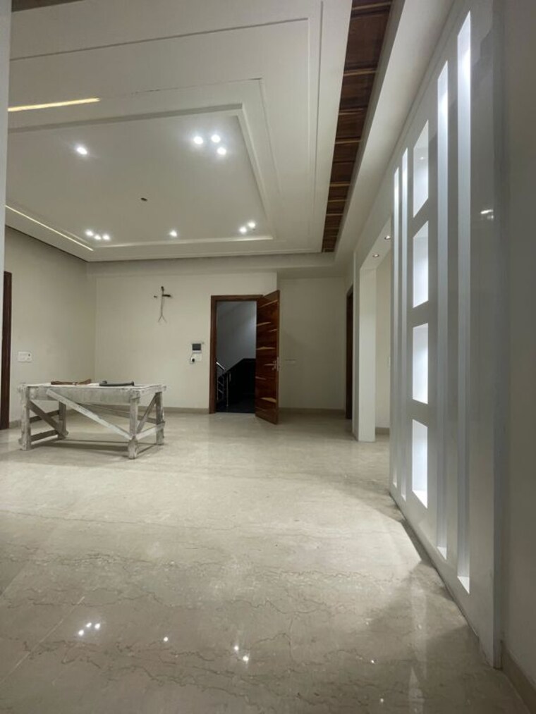 Bathroom, roop nagar 4 Bedroom 260 Sq.Ft. Builder Floor In Roop Nagar Delhi 10361946