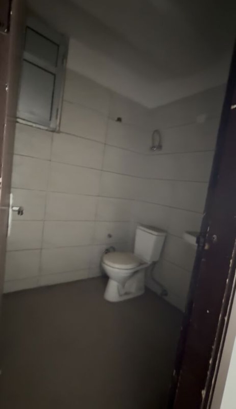 Bathroom, motia-citi-royal-business-park Commercial Office Space 495 Sq.Ft. In Ambala Highway Zirakpur 10361955