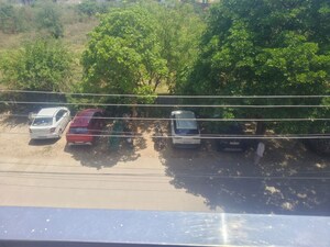 Parking in 1.5 BHK Builder Floor at Sector 9a – for Rent