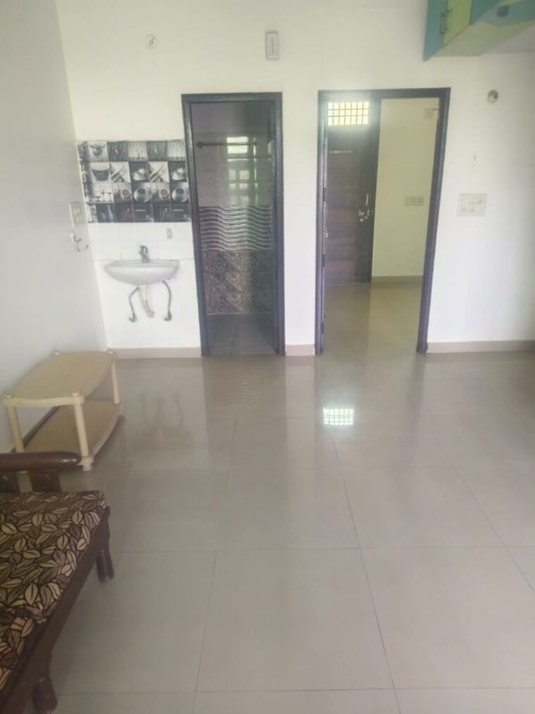 Living Room, sector 9a 1.5 Bedroom 900 Sq.Ft. Builder Floor In Sector 9a Gurgaon 10361962
