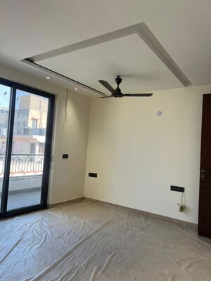 Room in 4 BHK Builder Floor at Roop Nagar – for Sale