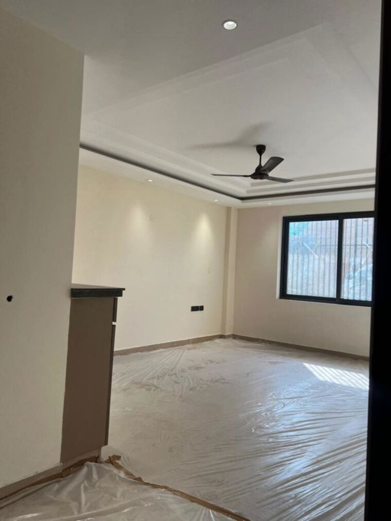 Room, roop nagar 4 Bedroom 290 Sq.Ft. Builder Floor In Roop Nagar Delhi 10361963