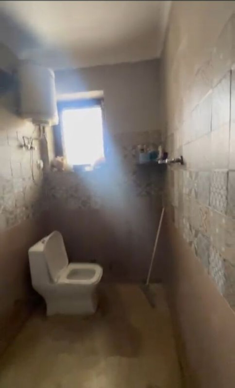 Bathroom, sector 9a 3 Bedroom 2550 Sq.Ft. Builder Floor In Sector 9a Gurgaon 10355858