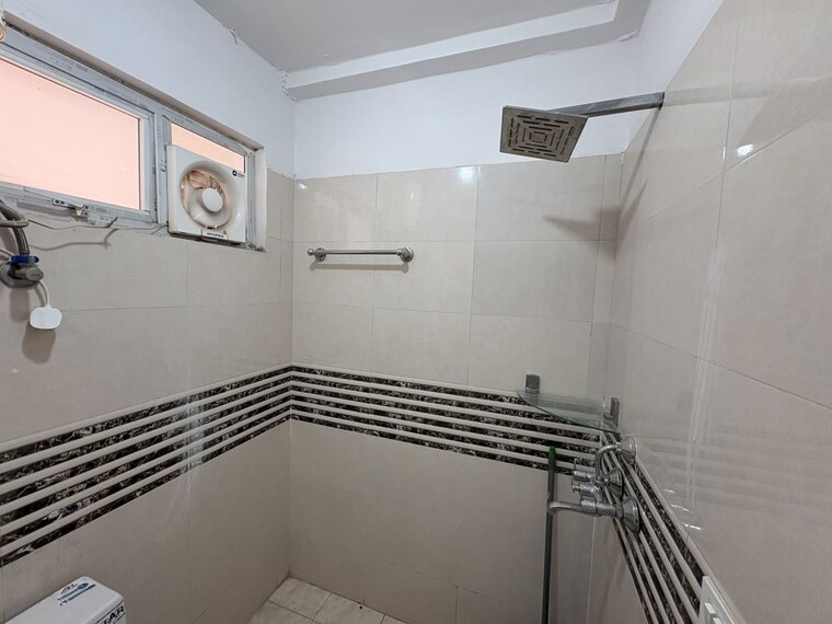 Bathroom, shree-vardhman-green-court 2 Bedroom 626 Sq.Ft. Apartment In Sector 90 Gurgaon 10361967