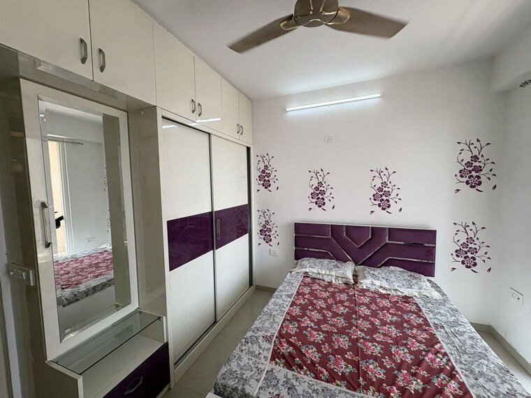 Bedroom, shree-vardhman-green-court 2 Bedroom 626 Sq.Ft. Apartment In Sector 90 Gurgaon 10361967