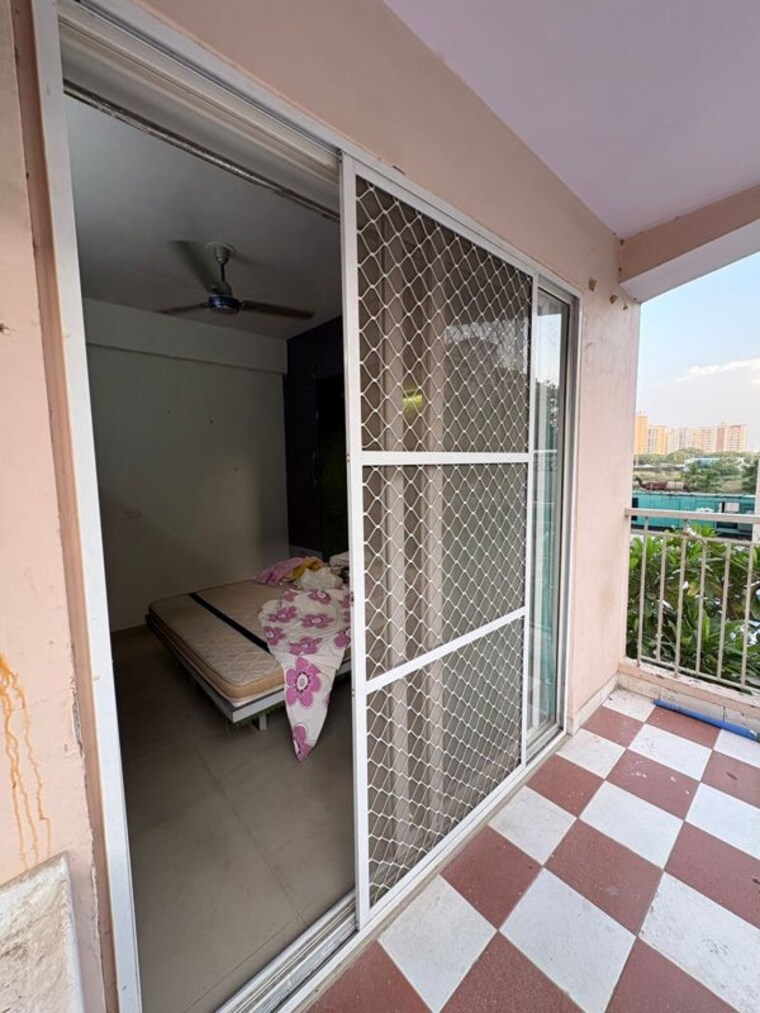Balcony, shree-vardhman-green-court 2 Bedroom 690 Sq.Ft. Apartment In Sector 90 Gurgaon 10361978