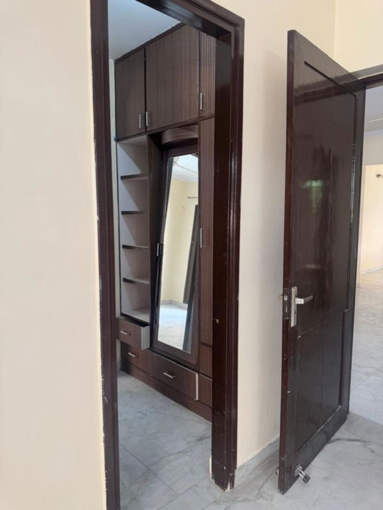 undefined, sector 9a 3 Bedroom 2650 Sq.Ft. Builder Floor In Sector 9a Gurgaon 10361984