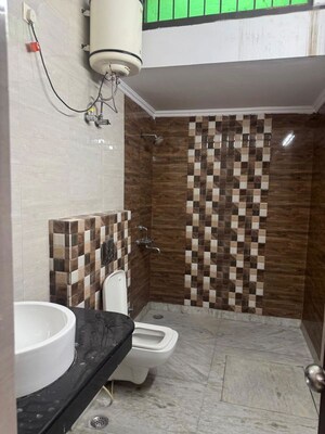 Furnished Amenities in 3 BHK Builder Floor at Sector 9a – for Rent