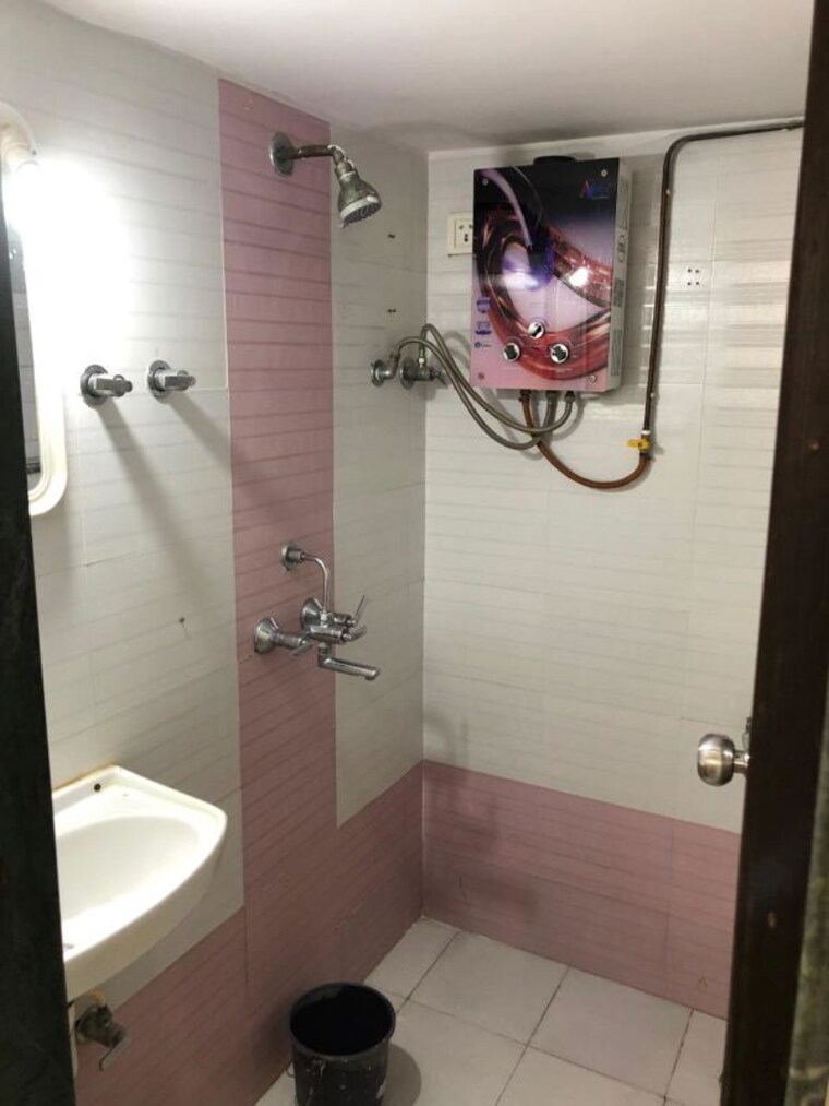 Bathroom, rajshree-iris 1 Bedroom 415 Sq.Ft. Apartment In Tilak Nagar Mumbai 10361983