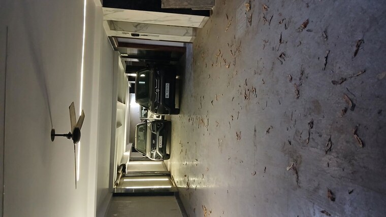  Parking, jawahar nagar 4 Bedroom 2700 Sq.Ft. Apartment In Jawahar Nagar Delhi 10348341