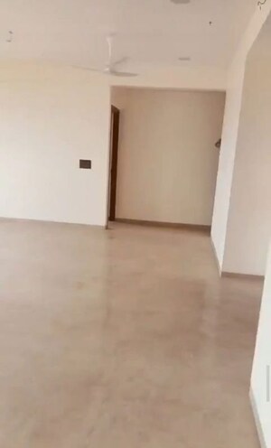 Room in 4 BHK Apartment at Alamdar The Auro, Lower Parel – for Rent