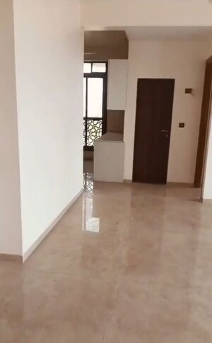 Room in 4 BHK Apartment at Alamdar The Auro, Lower Parel – for Rent