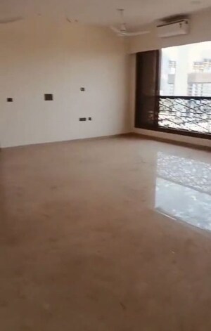 Room in 4 BHK Apartment at Alamdar The Auro, Lower Parel – for Rent