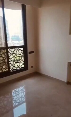Room in 4 BHK Apartment at Alamdar The Auro, Lower Parel – for Rent
