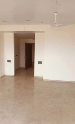 Room in 4 BHK Apartment at Alamdar The Auro, Lower Parel – for Rent