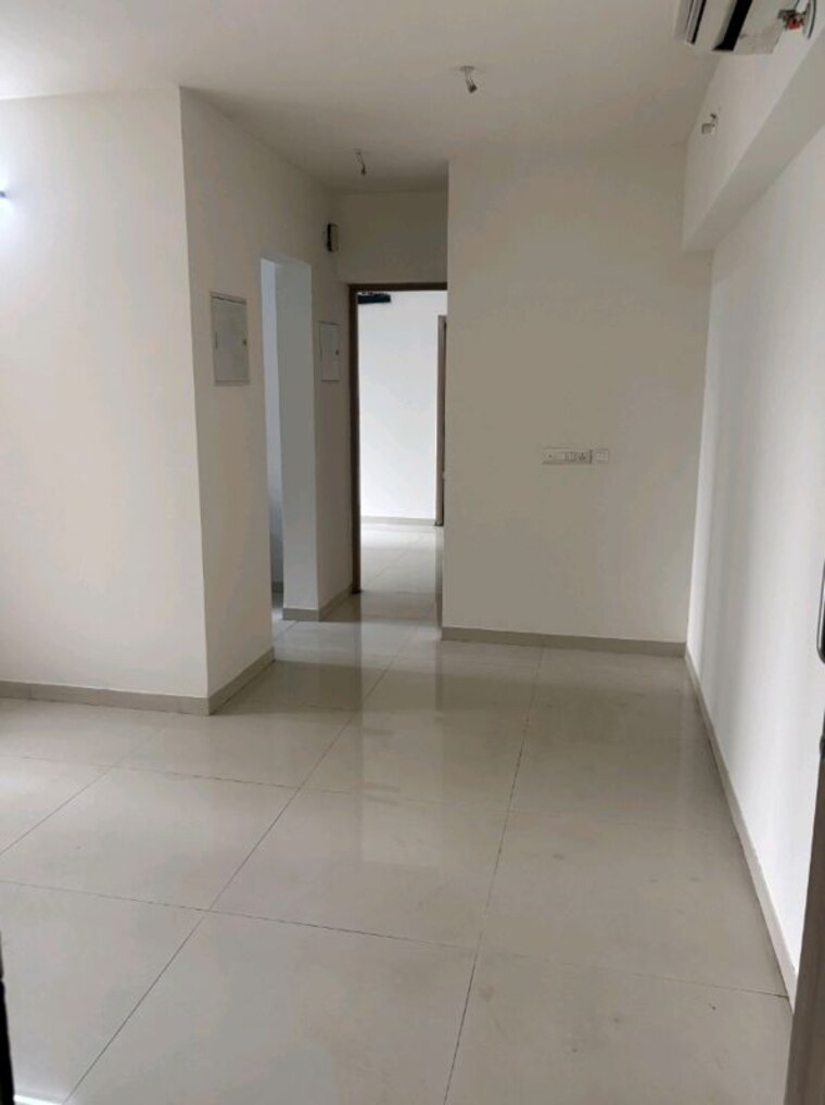 Room, lodha-upper-thane 1.5 Bedroom 540 Sq.Ft. Apartment In Anjur Thane 10362025