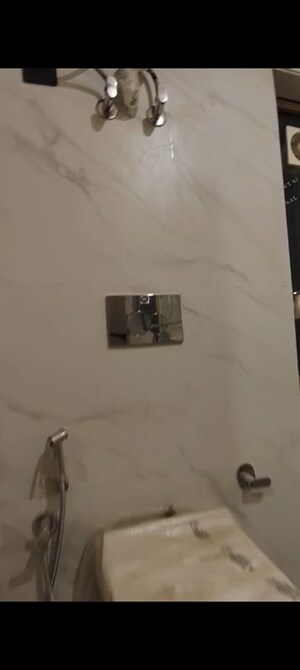 Furnished Amenities in 3 BHK Apartment at Alaknanda – for Sale