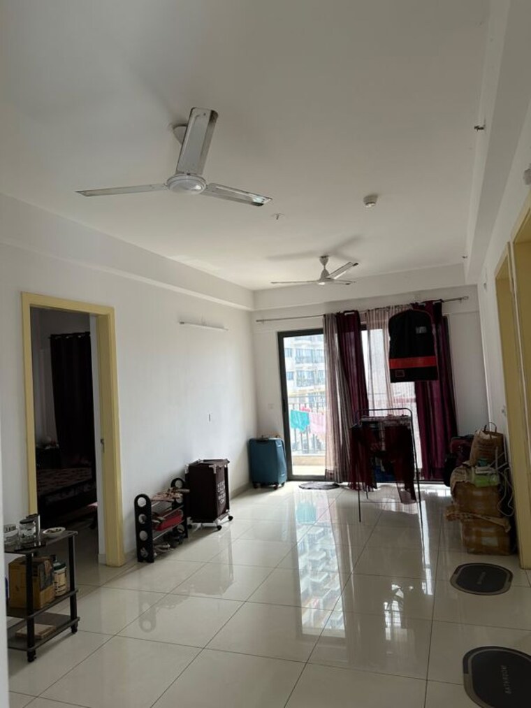 Living Room, amanora-gold-towers 2 Bedroom 950 Sq.Ft. Apartment In Hadapsar Pune 10362039