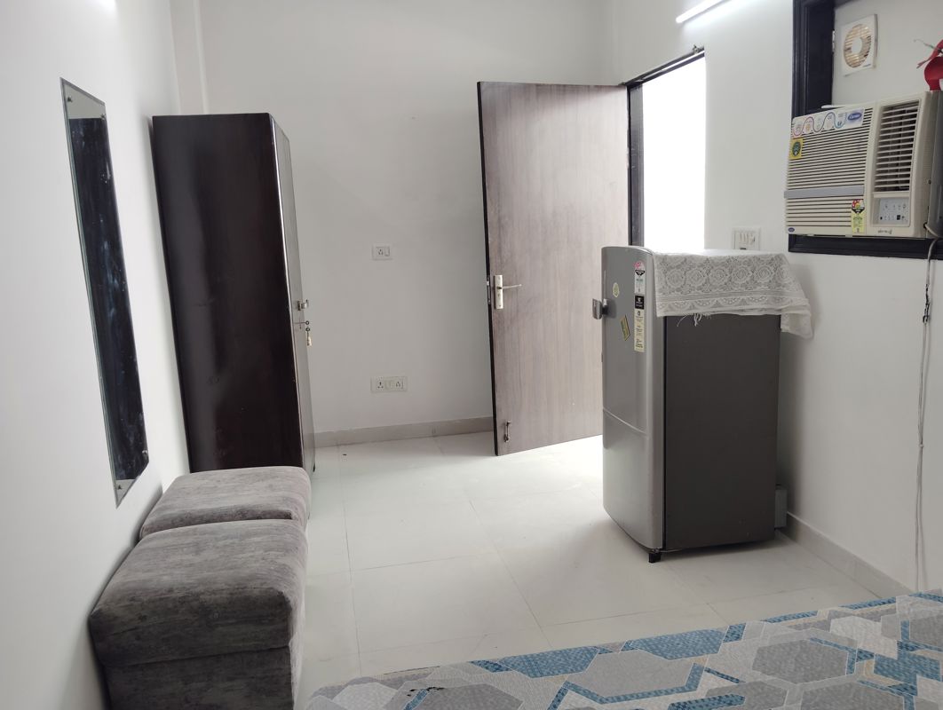 1 RkBuilder Floor For Rent in Kalkaji