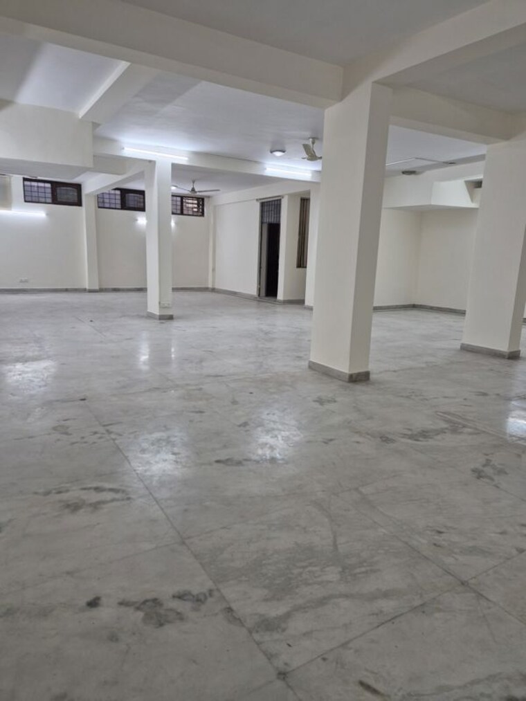 Room, lajpat nagar ii Commercial Shop 900 Sq.Ft. In Lajpat Nagar ii Delhi 10362035