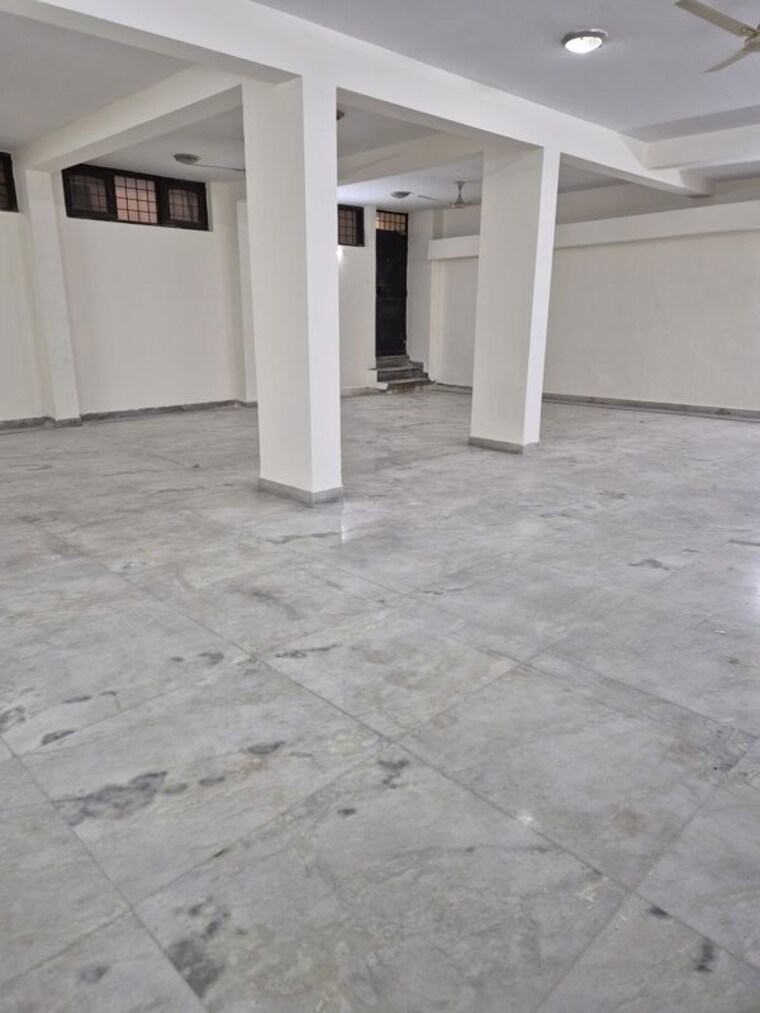 Room, lajpat nagar ii Commercial Shop 900 Sq.Ft. In Lajpat Nagar ii Delhi 10362035