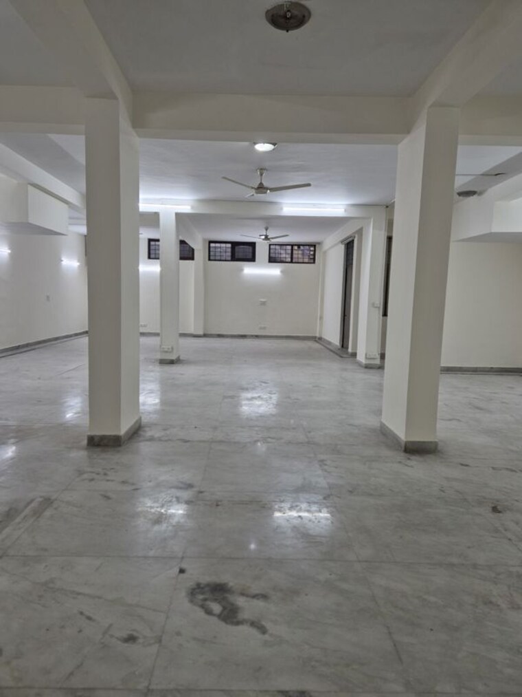 Cover Image, lajpat nagar ii Commercial Shop 900 Sq.Ft. In Lajpat Nagar ii Delhi 10362035