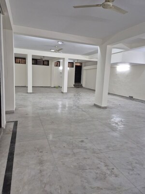 Room in  Shop at Lajpat Nagar ii – for Rent