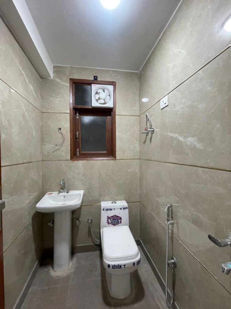 Kitchen, sainik farm 2 Bedroom 800 Sq.Ft. Apartment In Sainik Farm Delhi 10362056