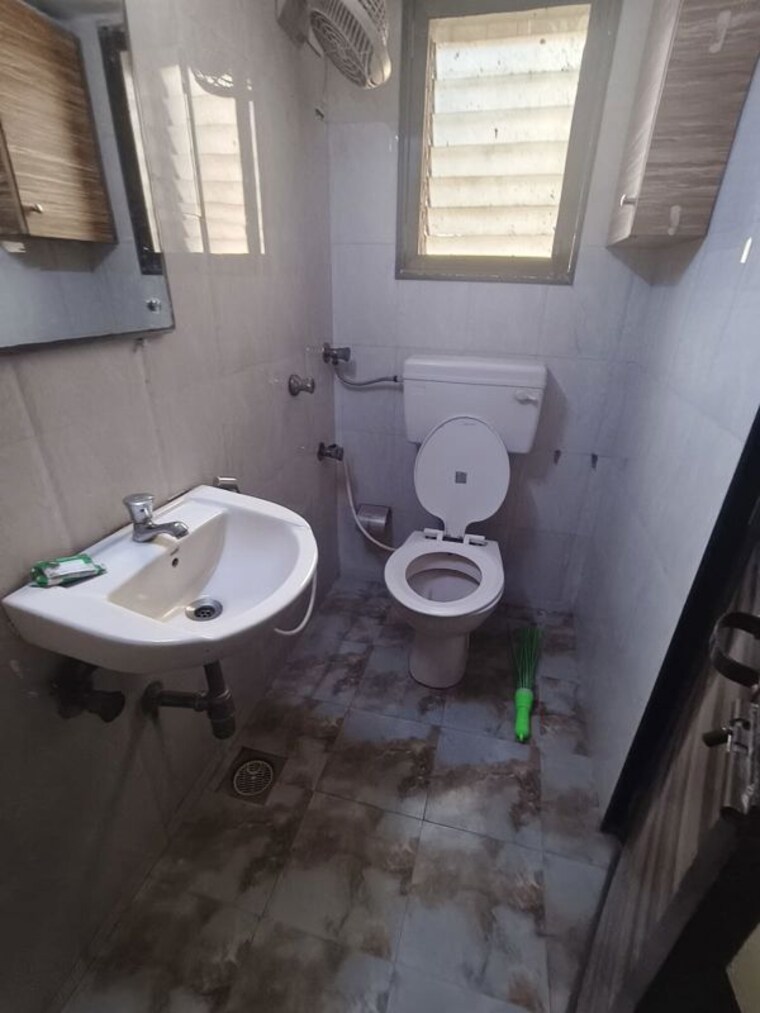 Bathroom, la-chapelle-apartment 2 Bedroom 700 Sq.Ft. Apartment In Malad West Mumbai 10362076