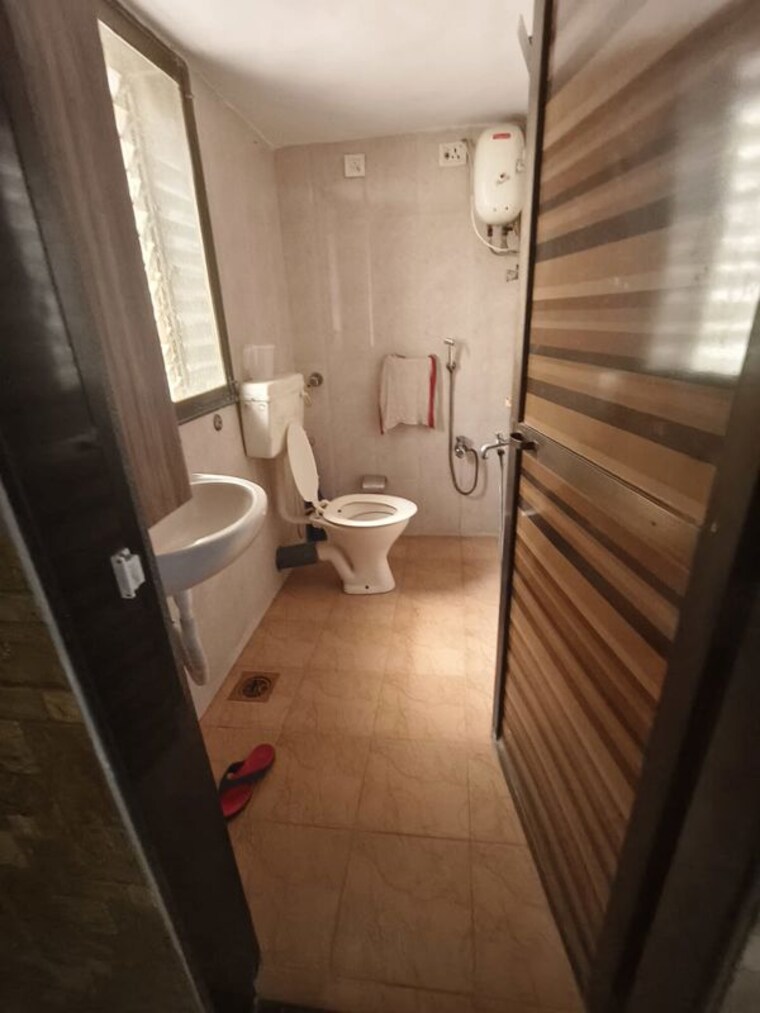 Bathroom, la-chapelle-apartment 2 Bedroom 700 Sq.Ft. Apartment In Malad West Mumbai 10362076