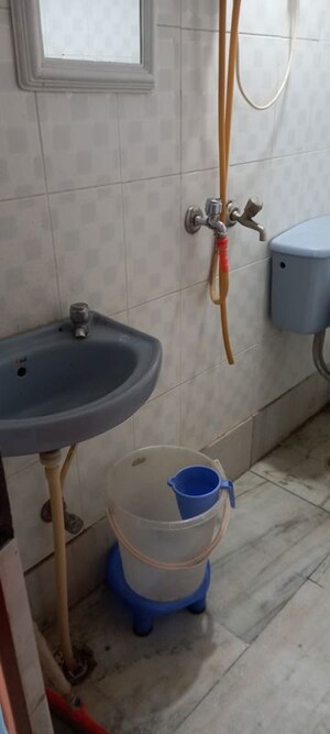 Bathroom in 1 RK Builder Floor at Sector 40 – for Rent