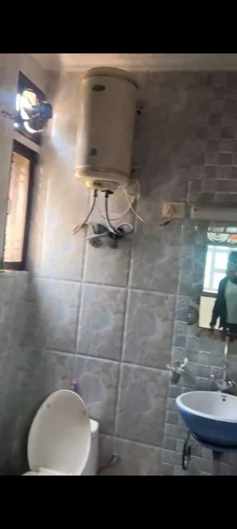 Bathroom, kalkaji 2 Bedroom 1000 Sq.Ft. Builder Floor In Kalkaji Delhi 10362073