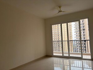 Room in 3 BHK Apartment at Sector 82 – for Sale