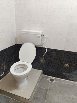 Bathroom in 1 BHK Apartment at Krishna Residency Kadubeesanahalli, Kadubeesanahalli – for Rent