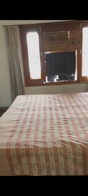 Bedroom in 2 BHK Builder Floor at Sector 44 – for Rent