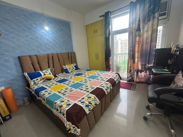 Bedroom, amrapali-silicon-city 3.5 Bedroom 1835 Sq.Ft. Apartment In Sector 76 Noida 9802875