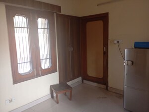 Room in 2 BHK Builder Floor at Sector 44 – for Rent