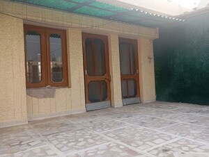 Building Lobby in 2 BHK Builder Floor at Sector 44 – for Rent